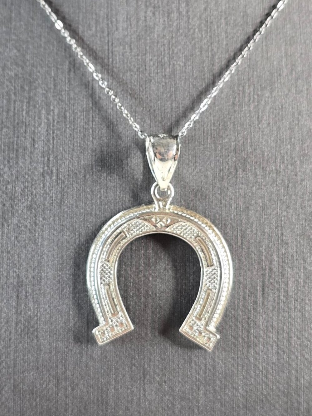 Women Vintage Estate Sterling Silver Lucky Horseshoe Pendant Necklace 6.5g E6629